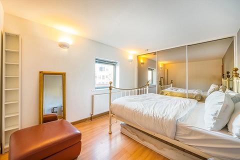 2 bedroom flat to rent, Selsdon Way, London E14