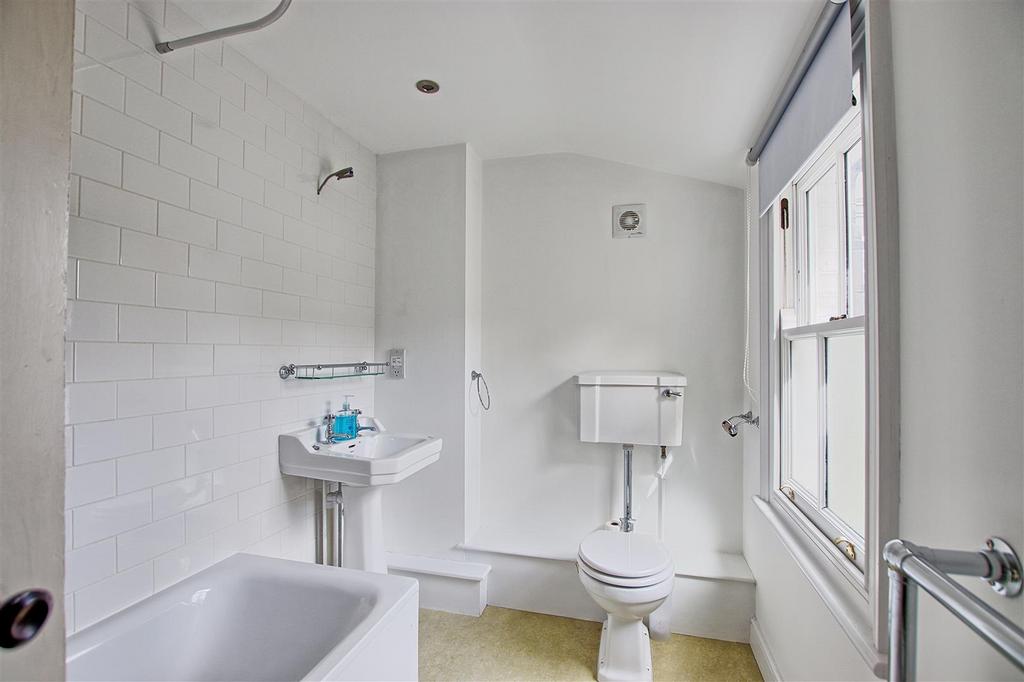 Bathroom.jpg