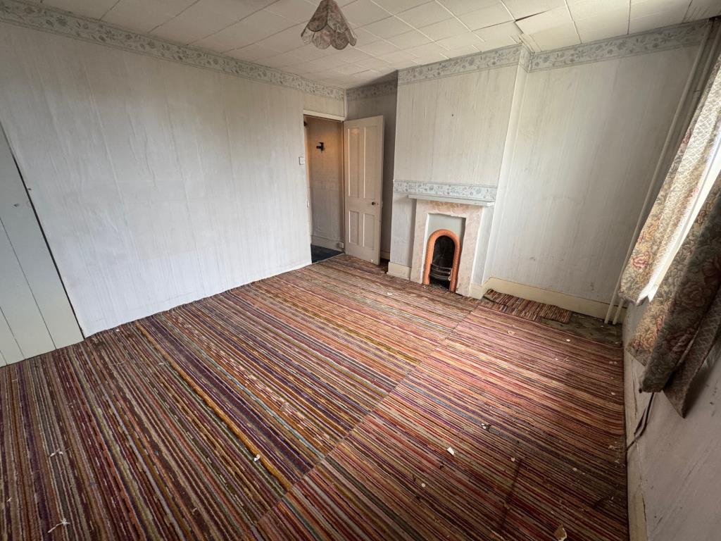Rear bedroom