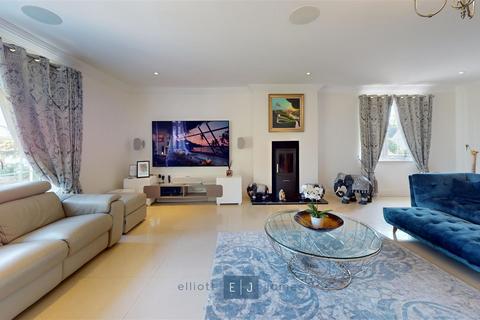 5 bedroom detached house for sale, Firs Drive, Loughton IG10