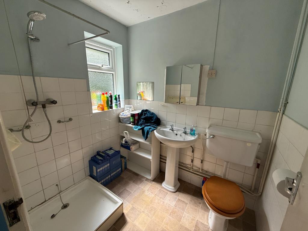 Shower room with W.C.