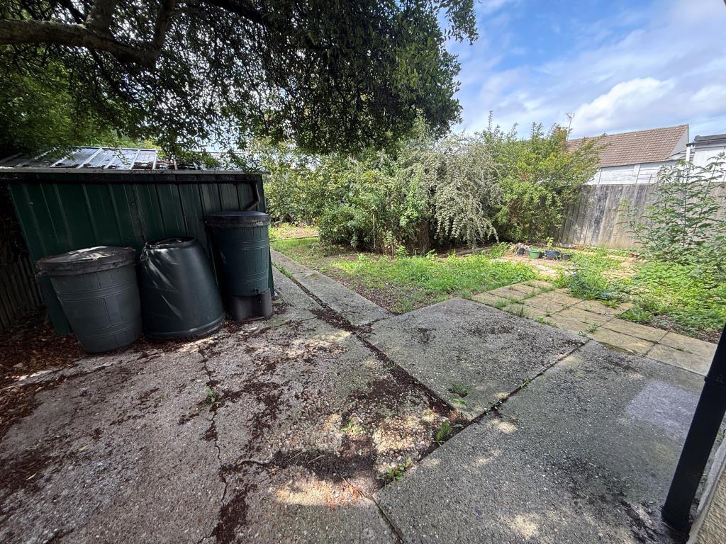 Garden to rear