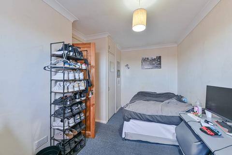 2 bedroom flat for sale, Nunhead Lane, Nunhead, London, SE15