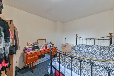 2 bedroom flat for sale, Nunhead Lane, Nunhead, London, SE15