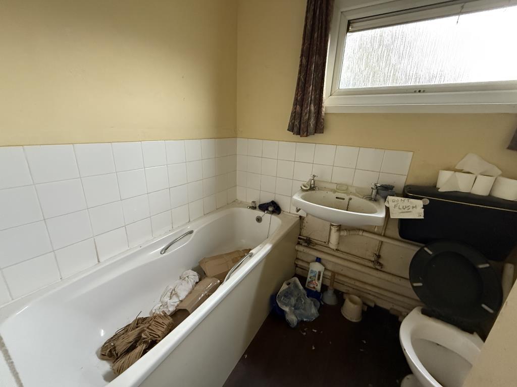 Bathroom in Ground Floor Flat for Refurbishment