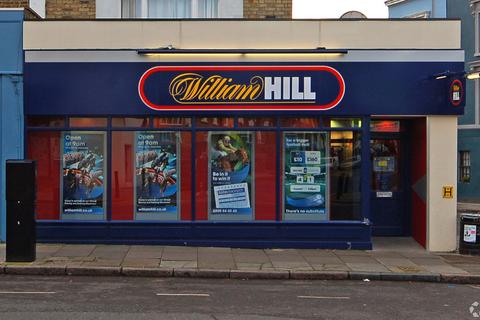 Retail property (high street) to rent, 60-60A King Henrys Walk London N1 4NJ