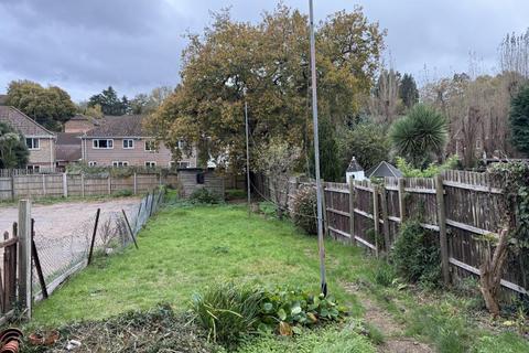 undefined, 2 Royston Cottage, Portsmouth Road, Bursledon, Southampton