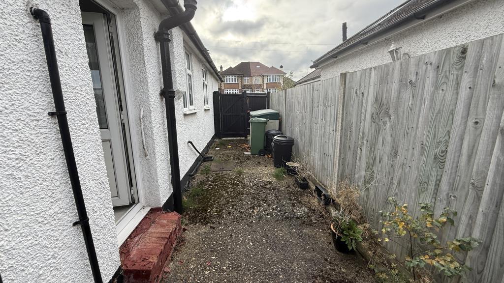 External image of side access from kitchen door ar