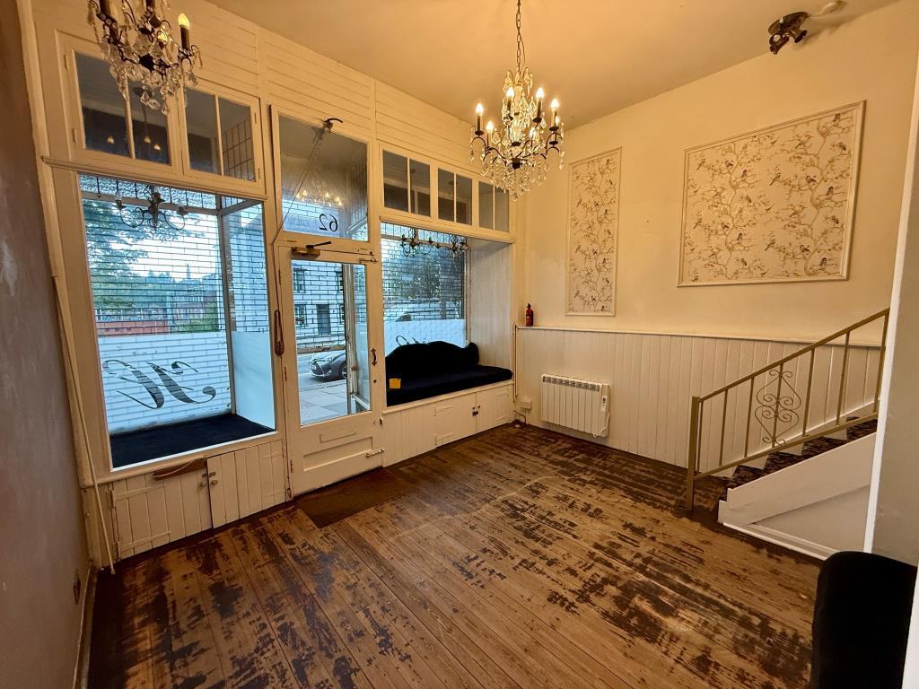 Salon area