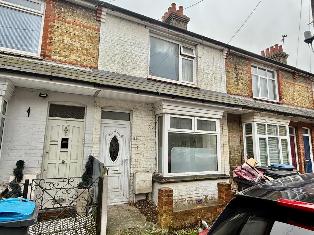 Mid-terrace house