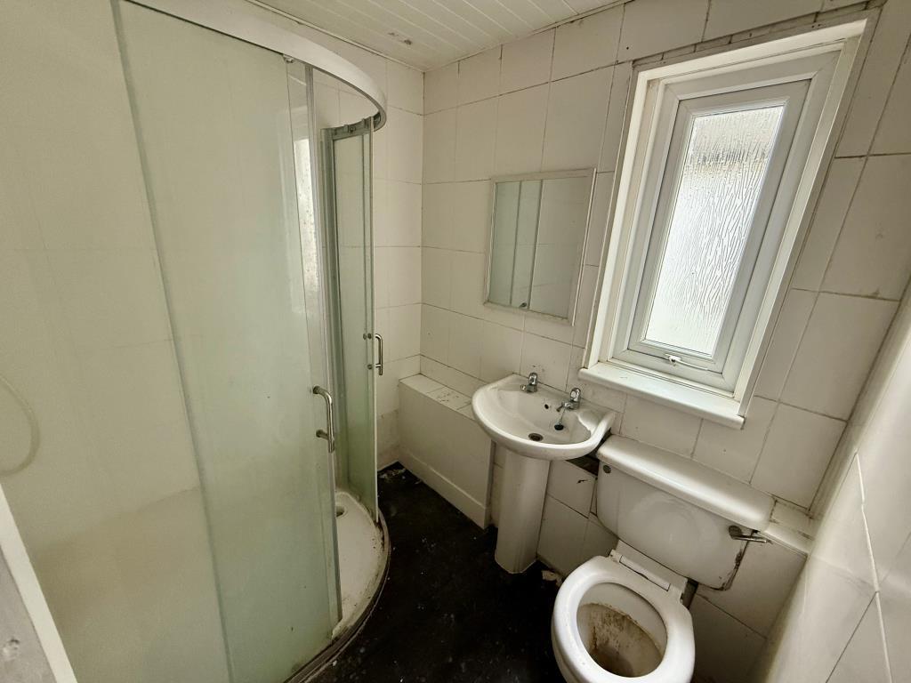 Shower room with W.C.
