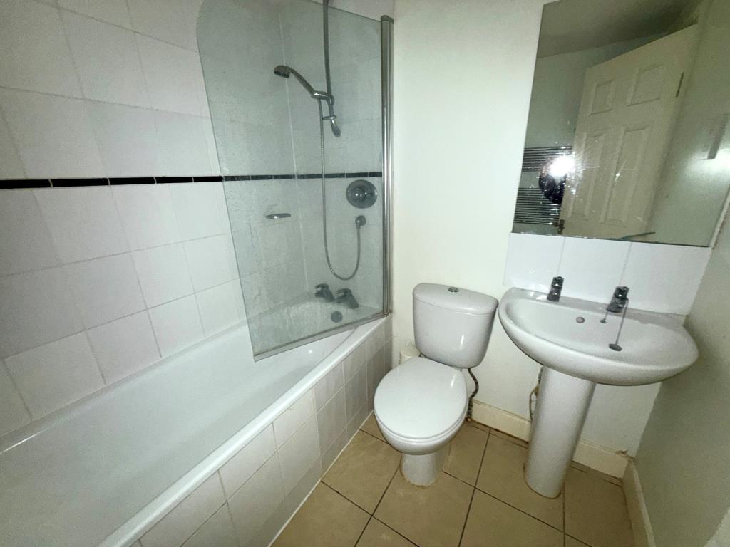 Bathroom with W.C.