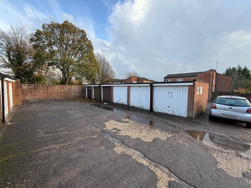 Alt Garage View