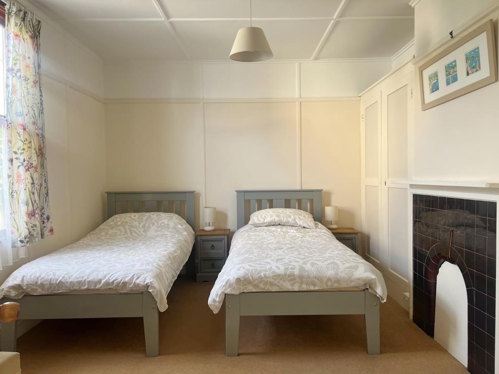 Twin bedroom