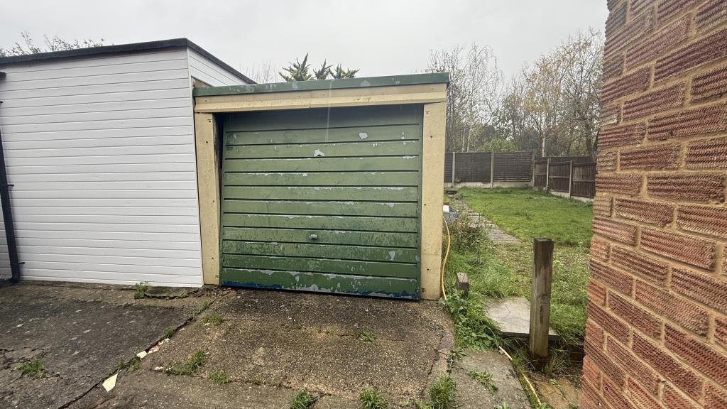 External image of garage