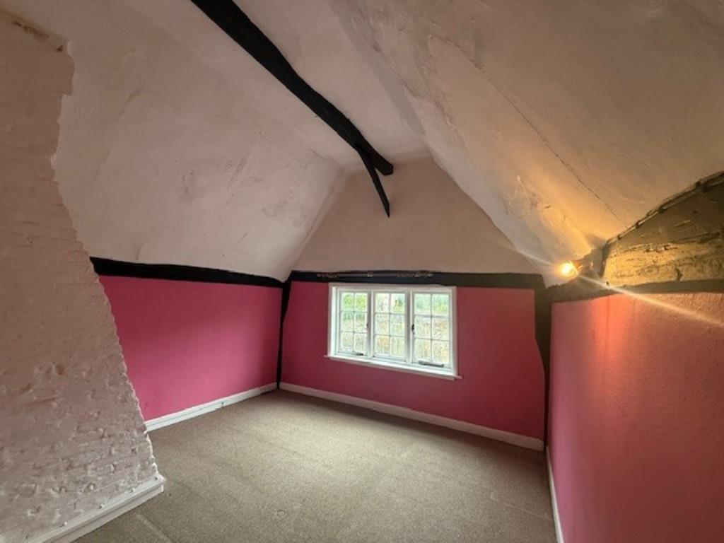 50 Abbey Street main bedroom with window and vault