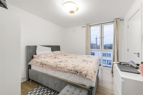 2 bedroom flat for sale, Lebanon Road, SW18