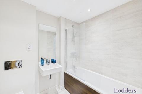 2 bedroom apartment for sale, Hawker Drive, Addlestone, Surrey, KT15