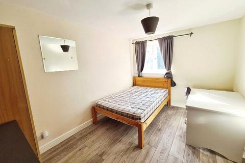 6 bedroom house to rent, Forster Road, Hampshire SO14