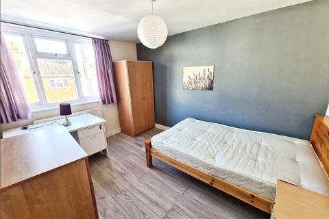 6 bedroom house to rent, Forster Road, Hampshire SO14