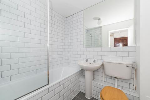 1 bedroom property to rent, Samuel Close, Burbage House, SE14