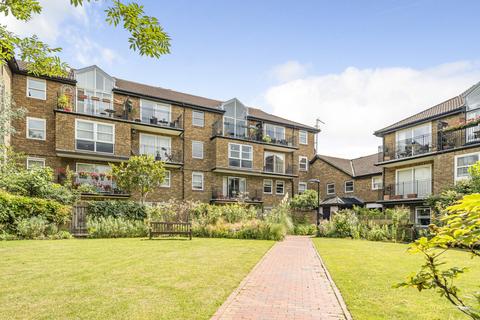 Battersea Bridge Road, Battersea, London, SW11