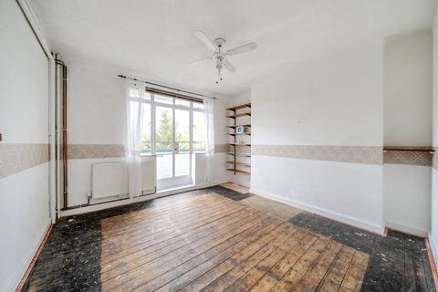2 bedroom flat for sale, Kings Avenue, London, SW4
