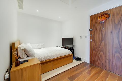 undefined, Lincoln Plaza, London E14