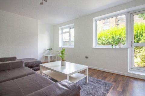 3 bedroom apartment to rent, London E3