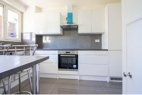 3 bedroom apartment to rent, London E3
