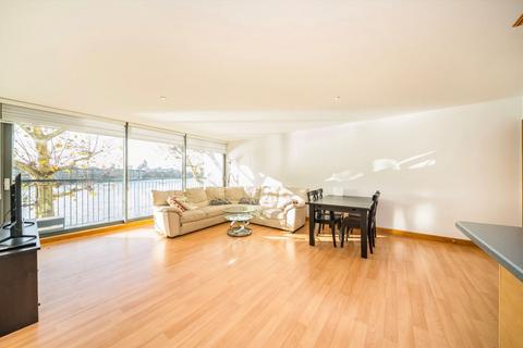 2 bedroom flat to rent, Selsdon Way, London E14