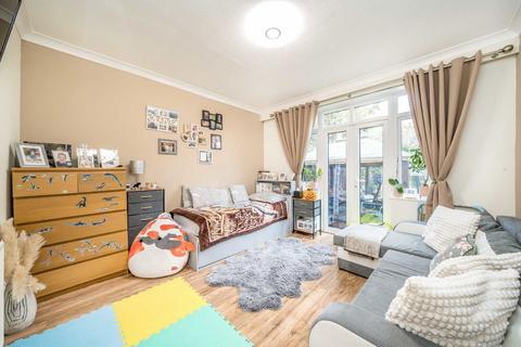 undefined, Seymour Gardens, Feltham TW13