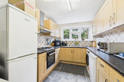 2 bedroom apartment to rent, Vivienne House, Staines-upon-Thames TW18