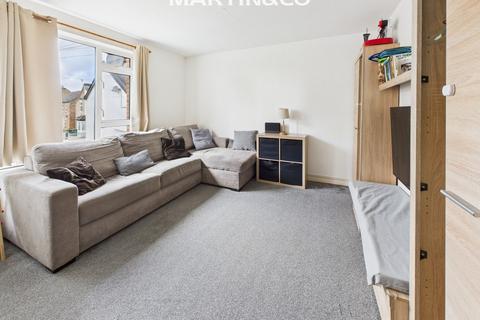 2 bedroom apartment to rent, Vivienne House, Staines-upon-Thames TW18