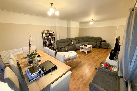 undefined, Broad Walk, Hockley