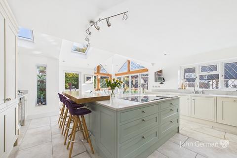5 bedroom detached house for sale, Lower Penkridge Road, Acton Trussell