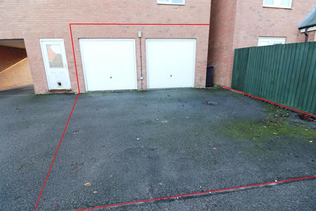 Double Garage & Off-Road Parking