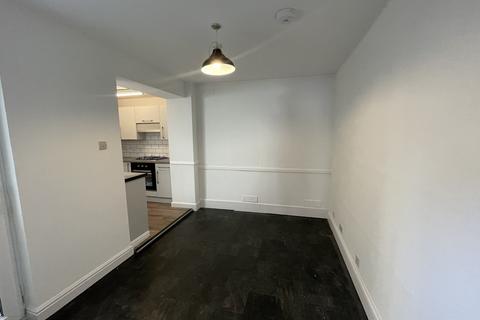 1 bedroom ground floor flat to rent, Berkeley Vale, Cornwall TR11