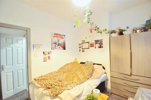 5 bedroom terraced house to rent, Raddlebarn Road, Selly Oak, Birmingham B29