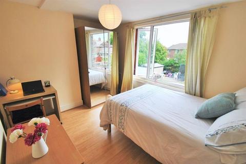 10 bedroom house to rent, BIRCHFIELDS ROAD Vicotria Park, Manchester M13