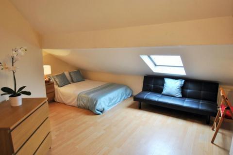 undefined, Slade Lane, Manchester M19