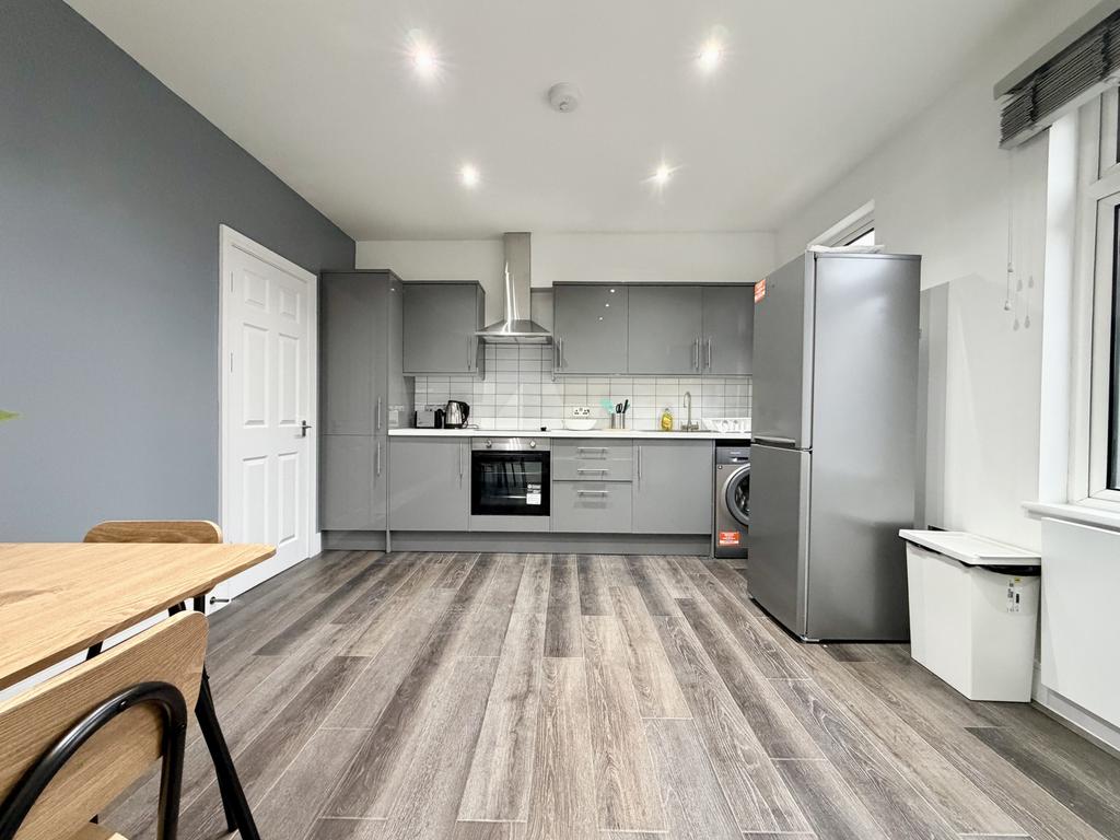 Kitchen / Dining