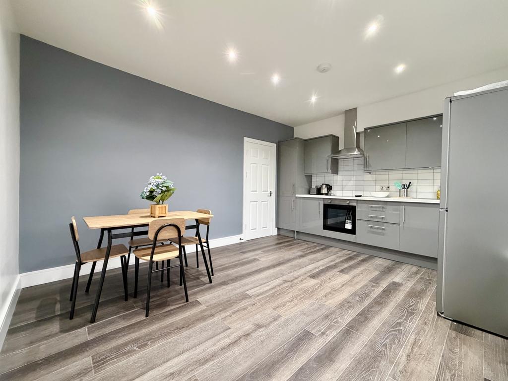 Kitchen / Dining