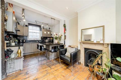 4 bedroom flat to rent, Wynyatt Street, London EC1V