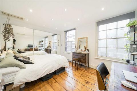 4 bedroom flat to rent, Wynyatt Street, London EC1V