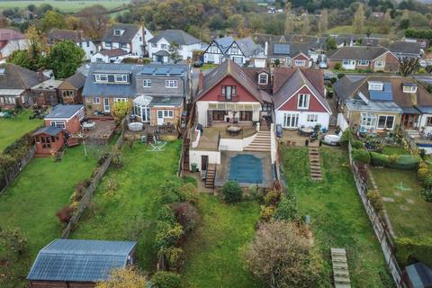 undefined, Lewis Road, Istead Rise, DA13