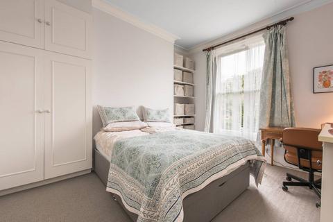 1 bedroom flat for sale, Denning Road, Hampstead, London, NW3