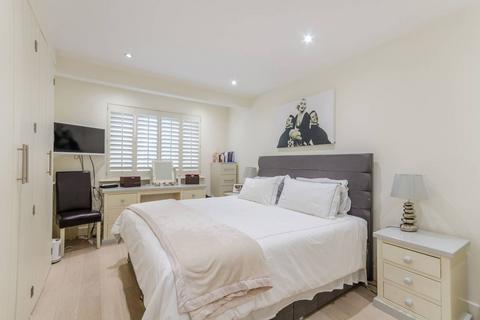 undefined, Arundel Road, Kingston, Kingston upon Thames, KT1