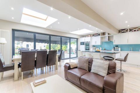 undefined, Arundel Road, Kingston, Kingston upon Thames, KT1