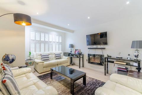 undefined, Arundel Road, Kingston, Kingston upon Thames, KT1
